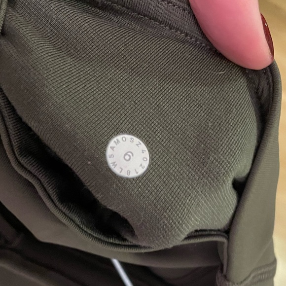 Lulu leggings size 6 - Picture 4 of 4